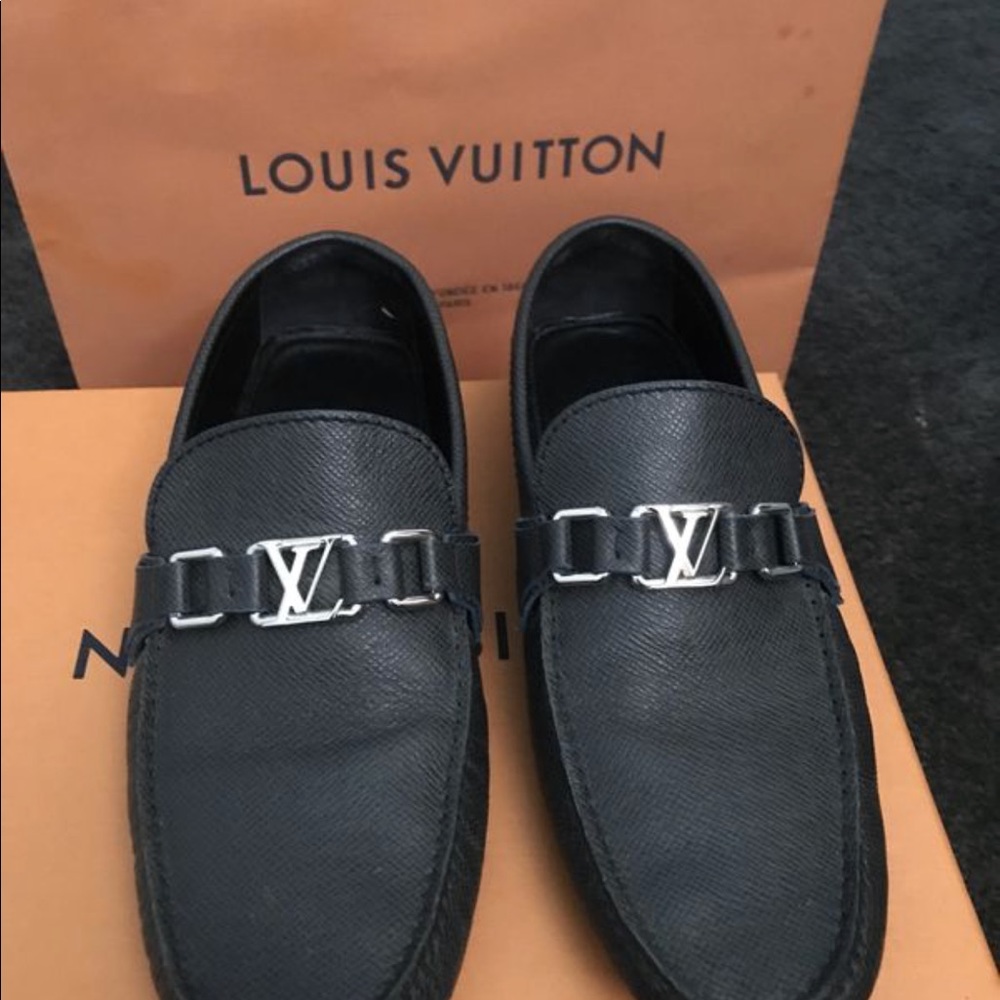 Louis Vuitton size 9
